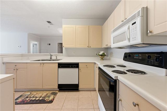 812 Vinings Forest Lane SE, Smyrna, GA 30080
