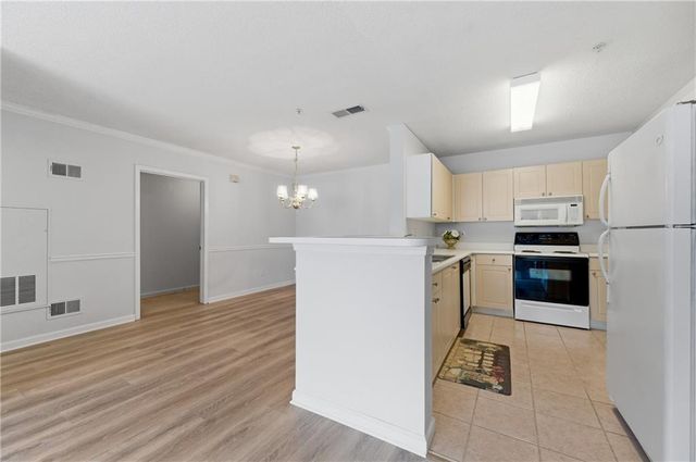 812 Vinings Forest Lane SE, Smyrna, GA 30080