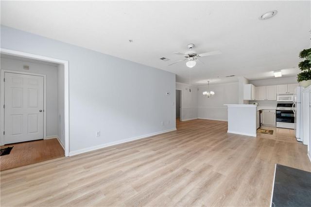 812 Vinings Forest Lane SE, Smyrna, GA 30080