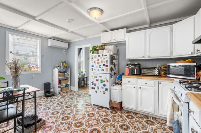 109 Eutaw Street, Boston, MA 02128