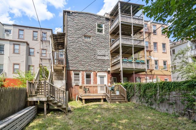 109 Eutaw Street, Boston, MA 02128