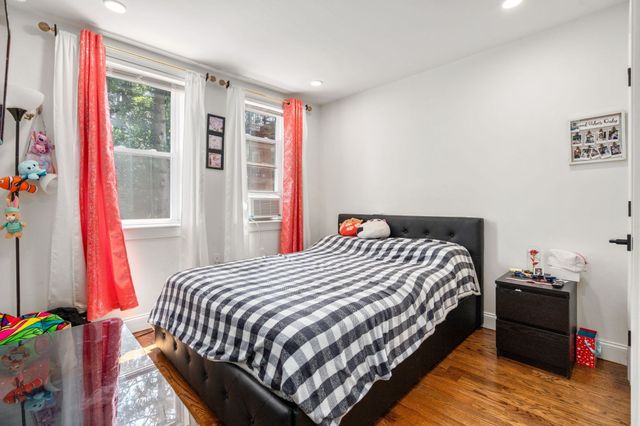 109 Eutaw Street, Boston, MA 02128