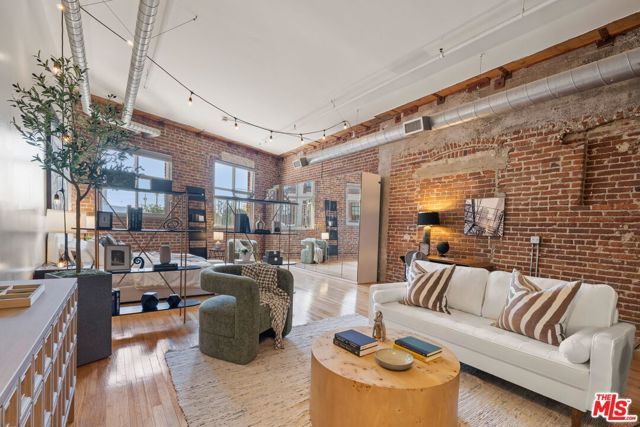 500 Molino Street 208, Los Angeles, CA 90013