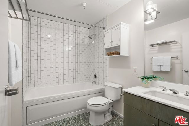 500 Molino Street 208, Los Angeles, CA 90013