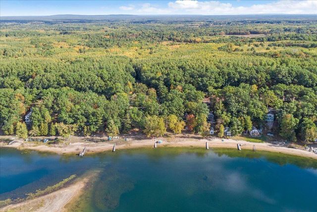 7130 N Poplar Road, Free Soil, MI 49411