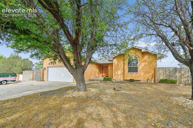 979 S Alexis Lane, Pueblo, CO 81007