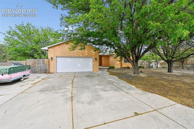 979 S Alexis Lane, Pueblo, CO 81007
