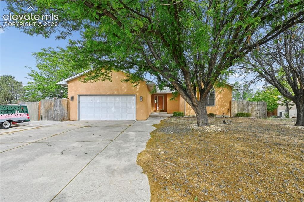 979 S Alexis Lane, Pueblo, CO 81007
