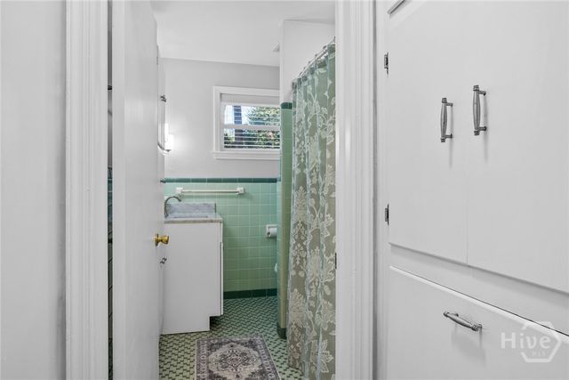 5205 Habersham Street, Savannah, GA 31405