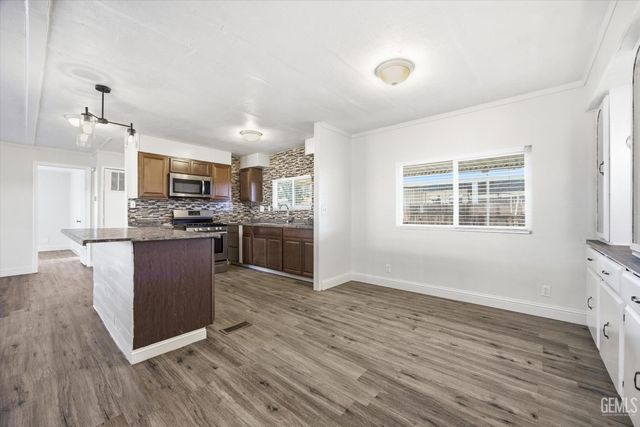 3535 Stine Road 4, Bakersfield, CA 93309