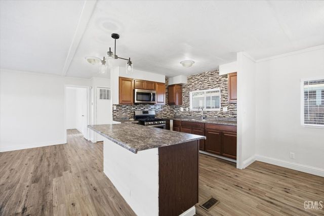 3535 Stine Road 4, Bakersfield, CA 93309