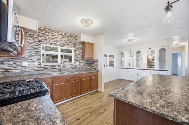 3535 Stine Road 4, Bakersfield, CA 93309