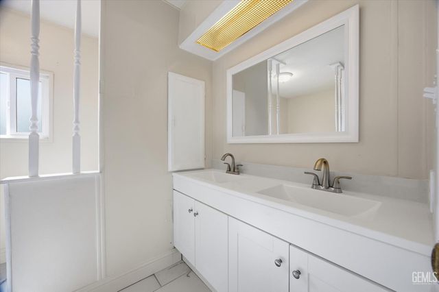 3535 Stine Road 4, Bakersfield, CA 93309