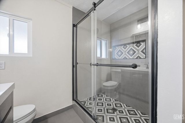 3535 Stine Road 4, Bakersfield, CA 93309