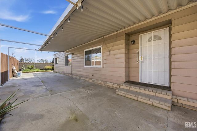 3535 Stine Road 4, Bakersfield, CA 93309