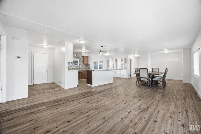 3535 Stine Road 4, Bakersfield, CA 93309