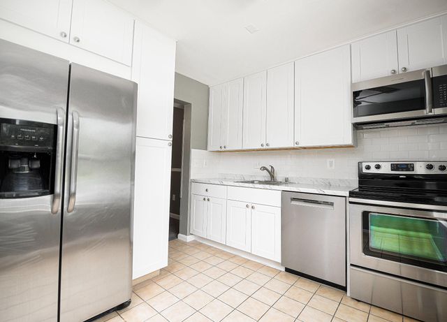 135 BOURBON CT, Baltimore, MD 21234