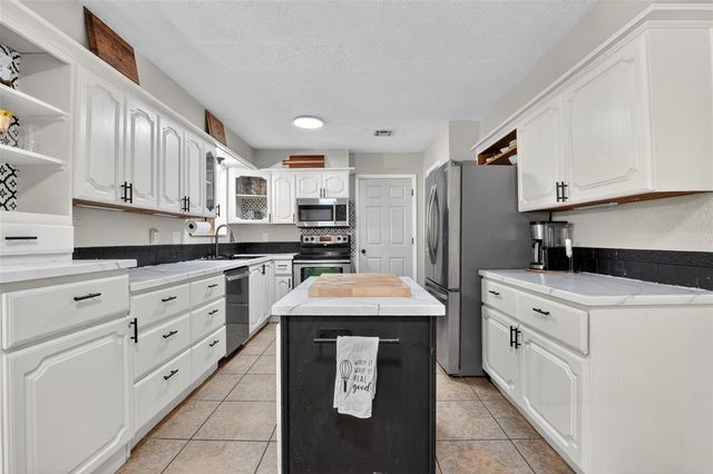 124 Pickard Drive, Mcloud, OK 74851