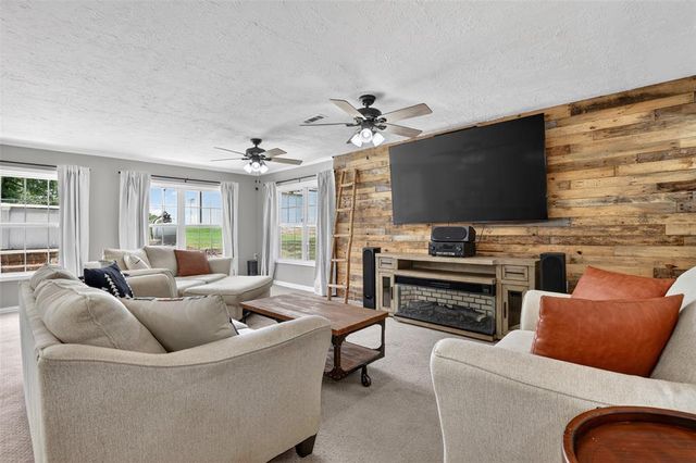124 Pickard Drive, Mcloud, OK 74851