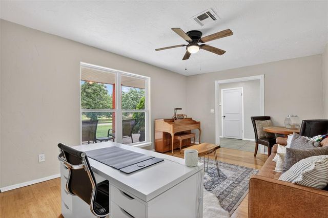 124 Pickard Drive, Mcloud, OK 74851