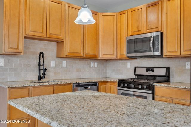 140 E Camp Walk, Island Heights, NJ 08732
