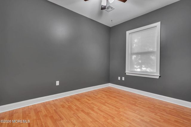 140 E Camp Walk, Island Heights, NJ 08732