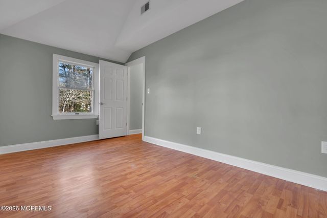 140 E Camp Walk, Island Heights, NJ 08732