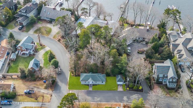 140 E Camp Walk, Island Heights, NJ 08732