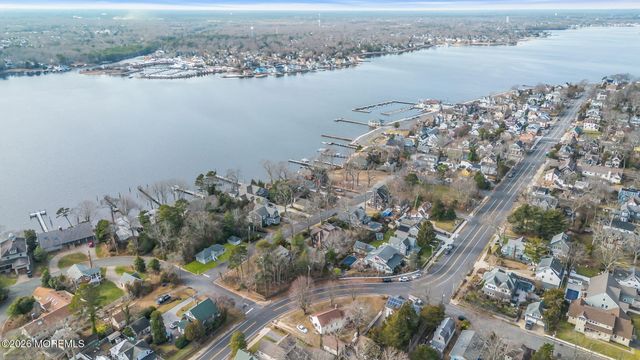 140 E Camp Walk, Island Heights, NJ 08732