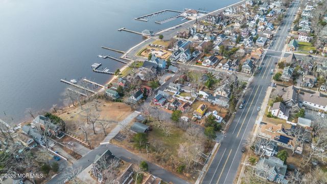 140 E Camp Walk, Island Heights, NJ 08732