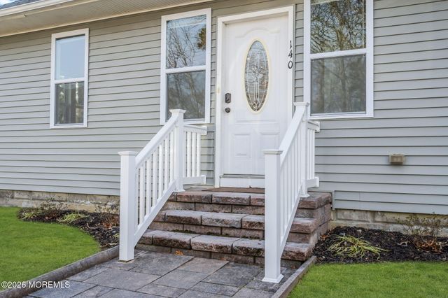 140 E Camp Walk, Island Heights, NJ 08732