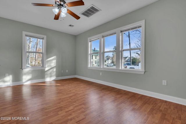 140 E Camp Walk, Island Heights, NJ 08732