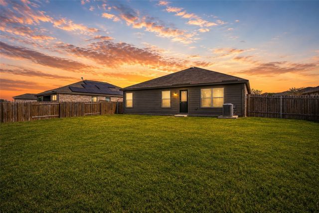144 Barbwire Way, Newark, TX 76071