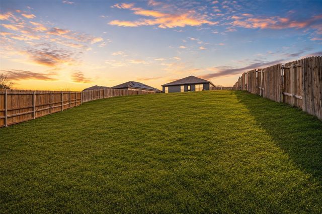 144 Barbwire Way, Newark, TX 76071