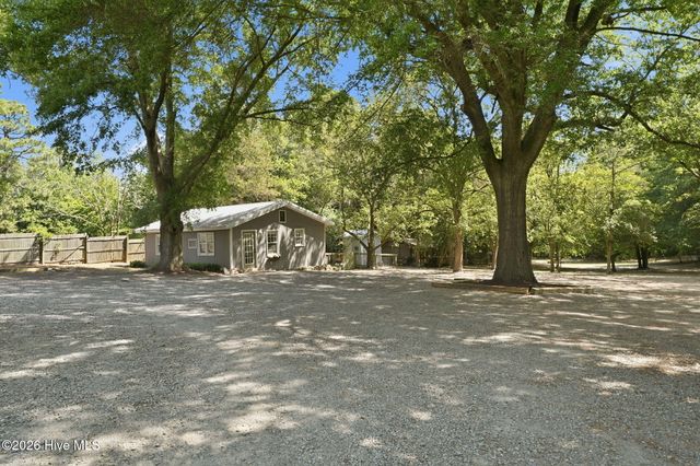 1425 Central Drive, Southern Pines, NC 28387