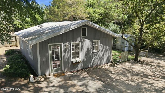 1425 Central Drive, Southern Pines, NC 28387