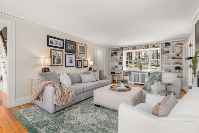 47 Indian Head Rd, Framingham, MA 01701