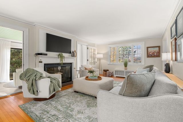 47 Indian Head Rd, Framingham, MA 01701