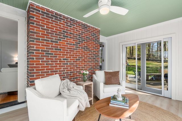47 Indian Head Rd, Framingham, MA 01701