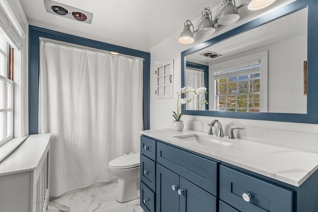 47 Indian Head Rd, Framingham, MA 01701