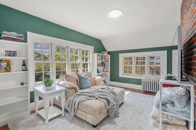 47 Indian Head Rd, Framingham, MA 01701