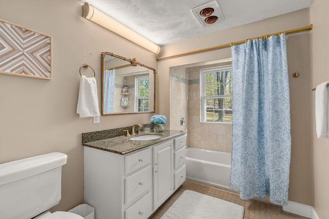 47 Indian Head Rd, Framingham, MA 01701