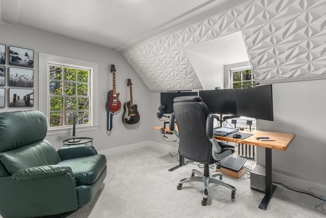 47 Indian Head Rd, Framingham, MA 01701