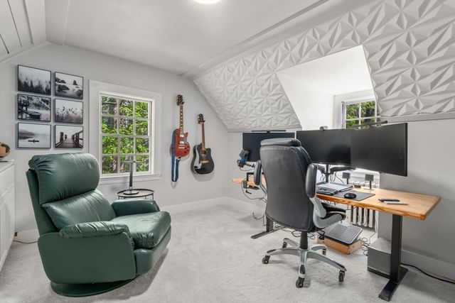 47 Indian Head Rd, Framingham, MA 01701