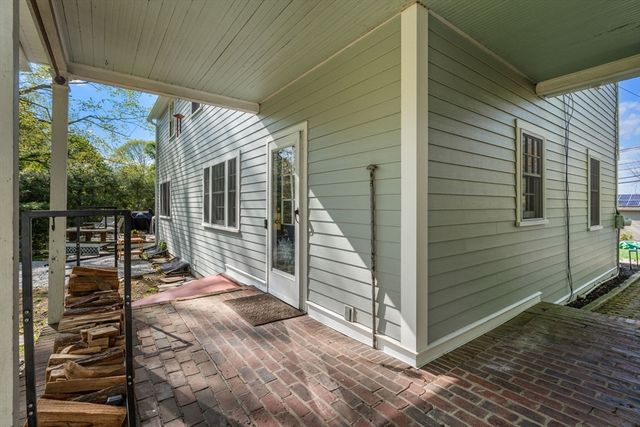 47 Indian Head Rd, Framingham, MA 01701