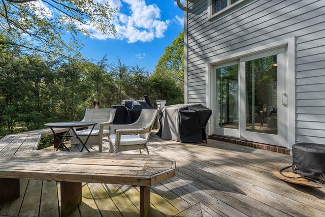 47 Indian Head Rd, Framingham, MA 01701