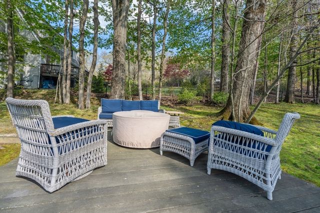 47 Indian Head Rd, Framingham, MA 01701