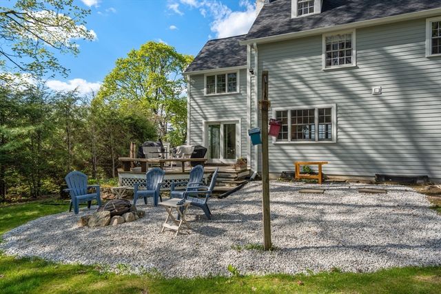 47 Indian Head Rd, Framingham, MA 01701