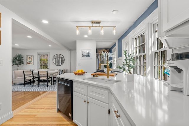 47 Indian Head Rd, Framingham, MA 01701