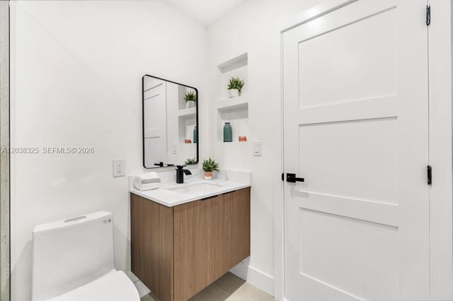 831 NE 128th St, North Miami, FL 33161